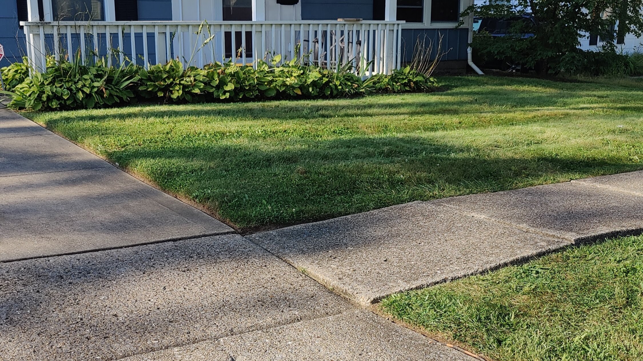 lawn-maintenance-edging-in-Cuyahoga-Falls